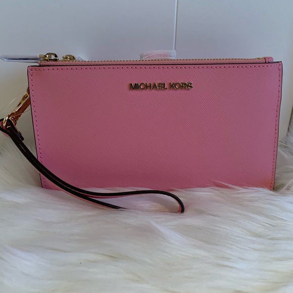 💕NEW💕MICHAEL KORS WALLET/ WRISTLET - Picture 1 of 4